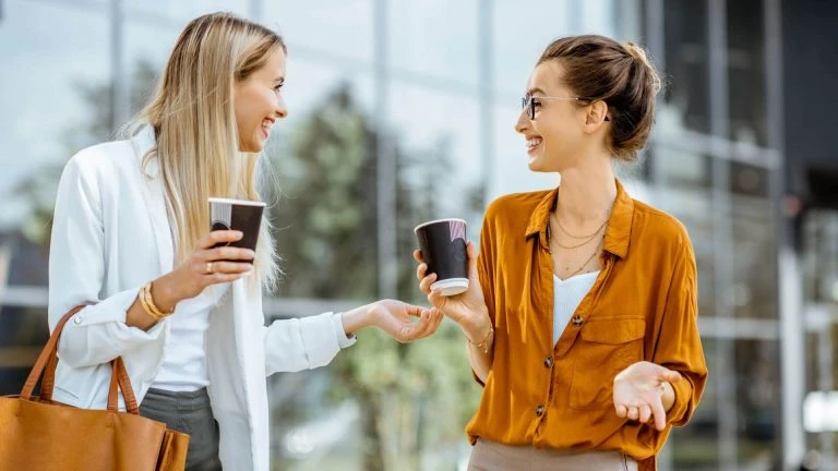 หลักสูตรภาษาอังกฤษสําหรับชาวต่างชาติ ES London school English communication courses English speaking course English speaking classes London