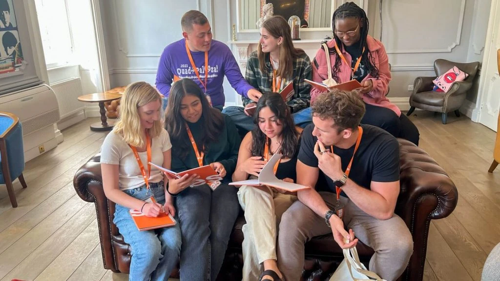 genel ingilizce kursu genel ingilizce konuşma kursu londra'da ingilizce eğitimi londra'da yurtdışında nasıl eğitim alınır uluslararası öğrenciler için londra'da ingilizce kursları