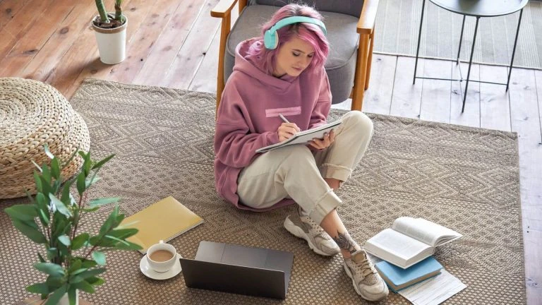 เรียนภาษาอังกฤษลอนดอนหลักสูตรภาษาอังกฤษที่ดีที่สุดในลอนดอนเพื่อเรียนรู้ภาษาอังกฤษ